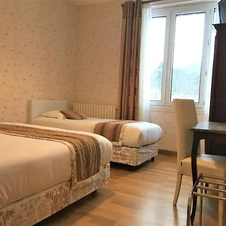 Отель Restaurant Le Grillon 2*