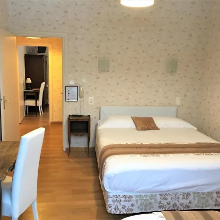 Restaurant Le Grillon 2*