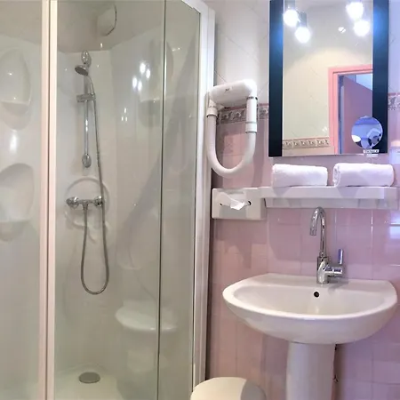 Restaurant Le Grillon فندق شامبون-سورلاك