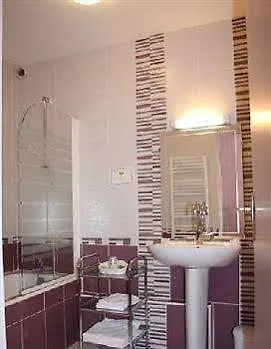 Restaurant Le Grillon فندق 2*