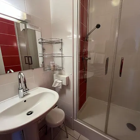 Hotel Restaurant Le Grillon