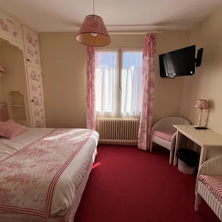 Restaurant Le Grillon فندق