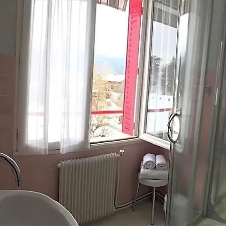 Hotell Restaurant Le Grillon 2*