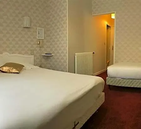 Hotell Restaurant Le Grillon Chambon-sur-Lac