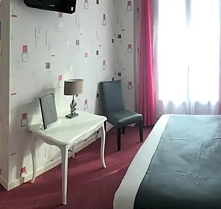 Restaurant Le Grillon Hotell