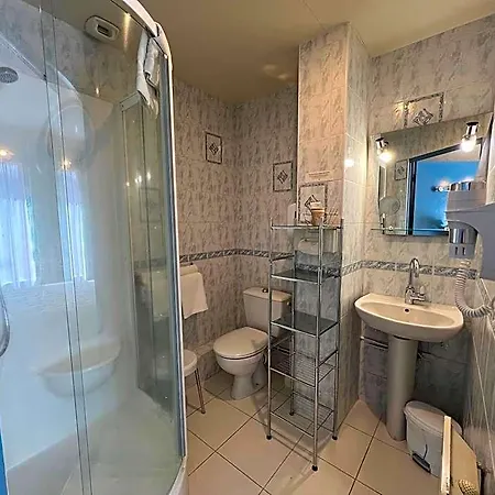 Hotell Restaurant Le Grillon Chambon-sur-Lac