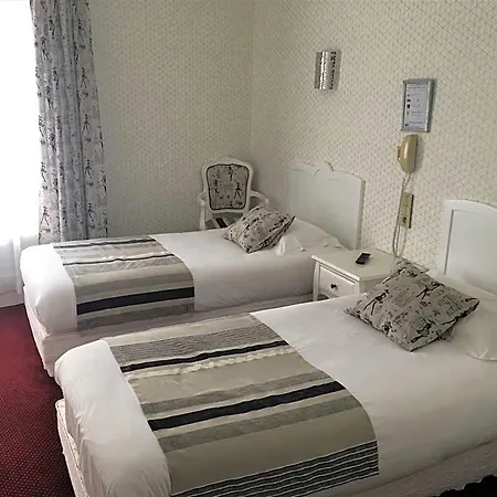 Hotell Restaurant Le Grillon Chambon-sur-Lac