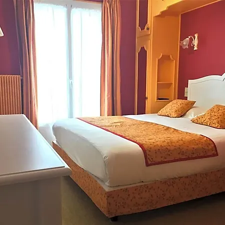 Restaurant Le Grillon Hotell 2*