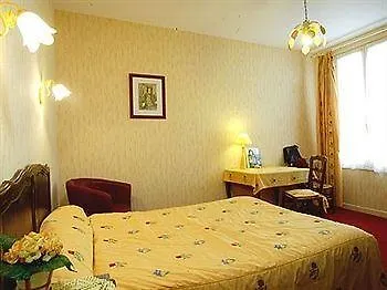 Restaurant Le Grillon Hotel Chambon-sur-Lac