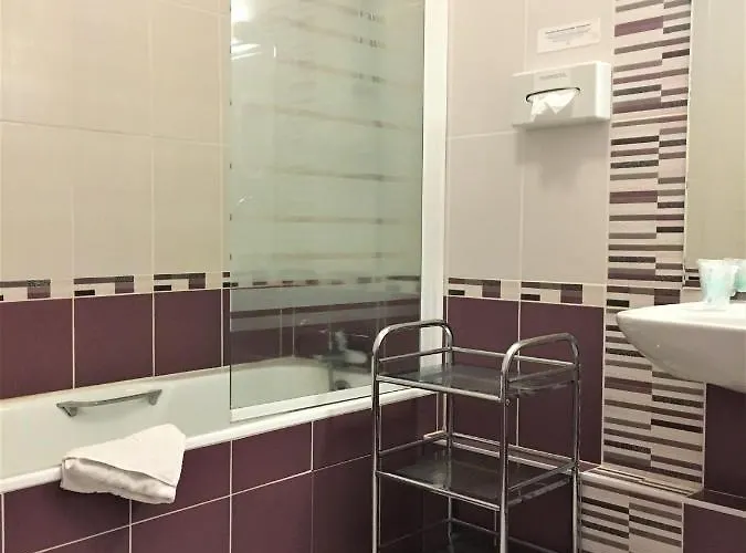 Hotel Restaurant Le Grillon Chambon-sur-Lac