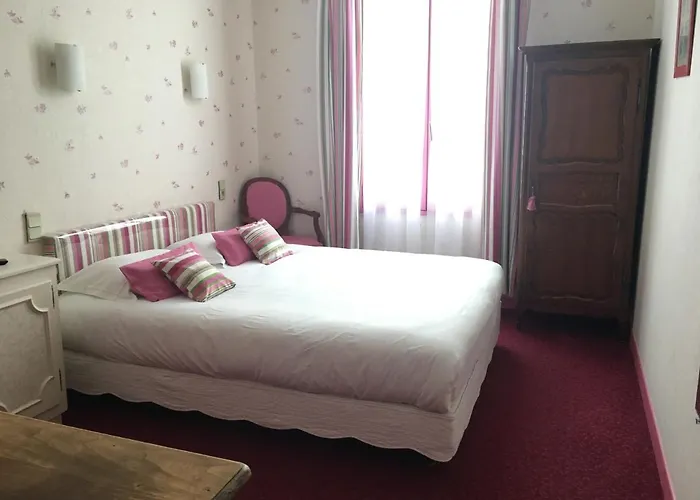 Hotel Restaurant Le Grillon Chambon-sur-Lac