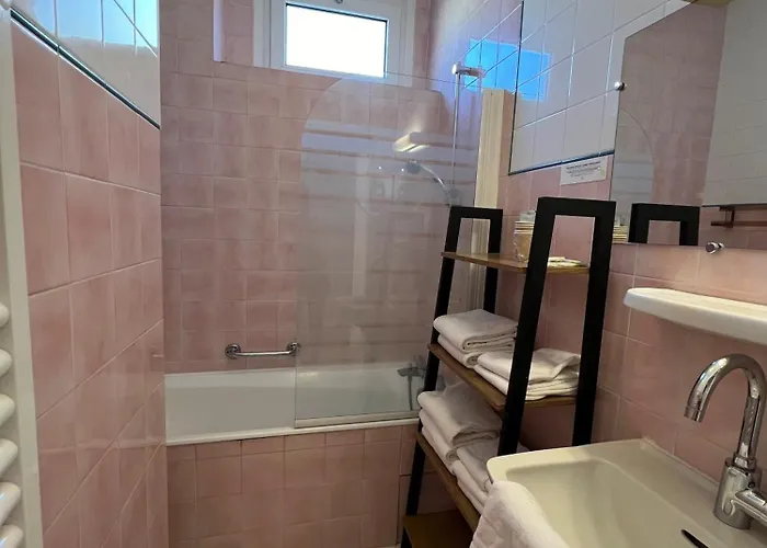 Restaurant Le Grillon Отель