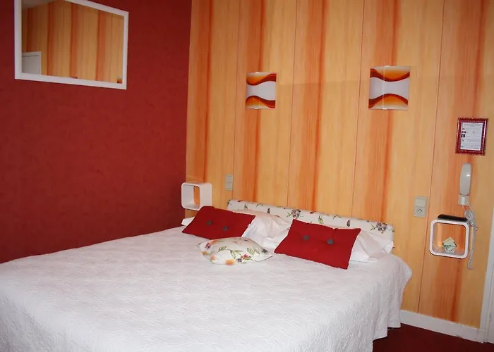 Restaurant Le Grillon Hotel